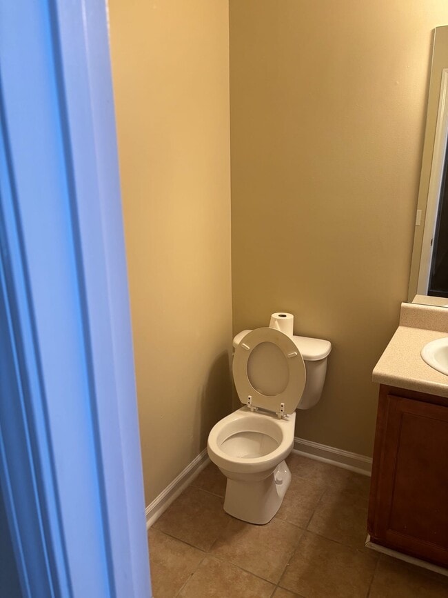 Building Photo - 121 Faybrook Dr