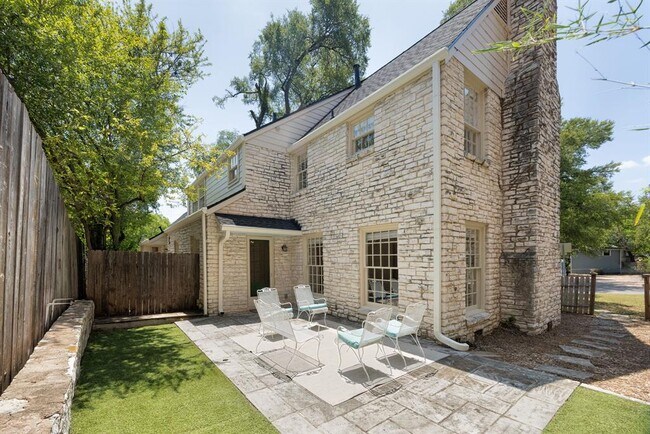 Building Photo - 610 Rathervue Pl