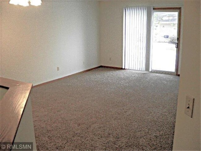 Building Photo - 855 Highview Dr