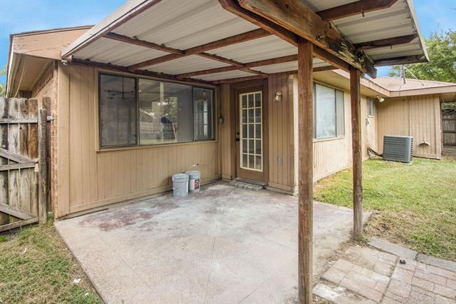 Building Photo - 400 Kalmia Dr