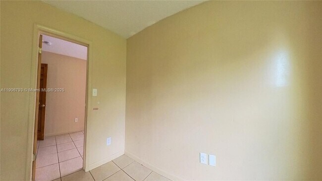 Building Photo - 28210 SW 143rd Ct