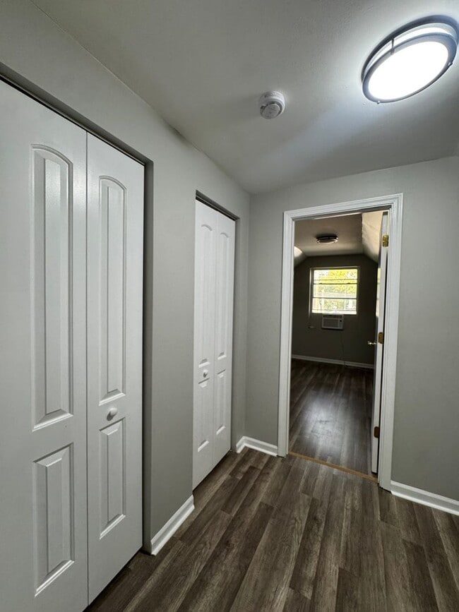 Building Photo - 4 Bedroom 2 Bathroom House in Dolton ! A M...