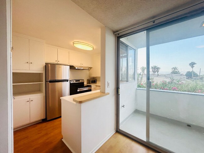 Building Photo - 1137 11th St