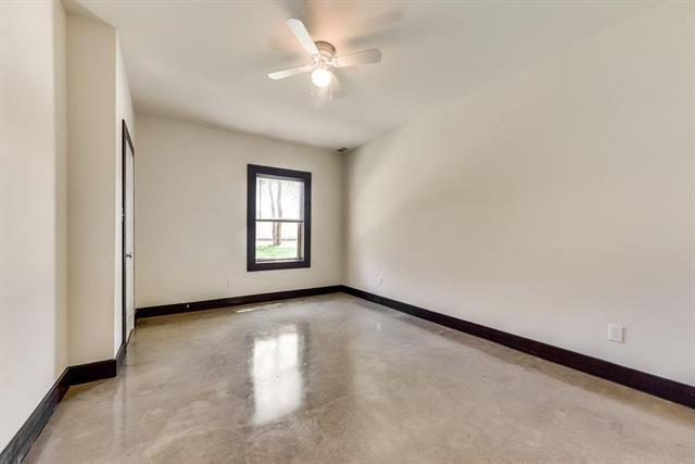 Building Photo - 1071 Deer Ln