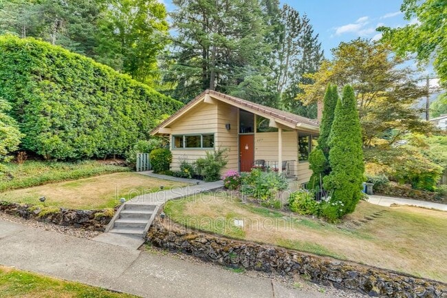 Building Photo - 4426 SW 34th Ave