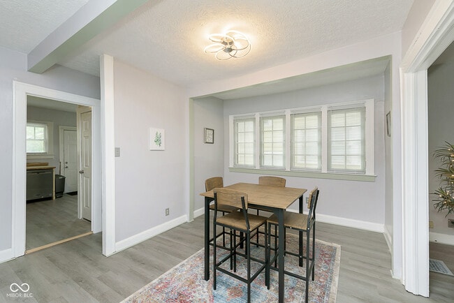 Building Photo - 4237 Graceland Ave