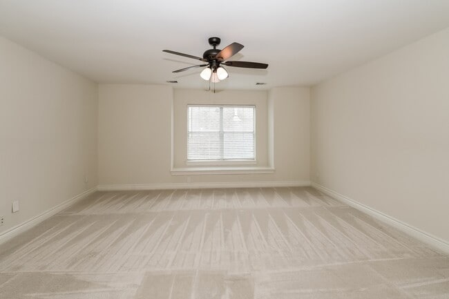 Building Photo - 2605 Cheshire Oaks Dr