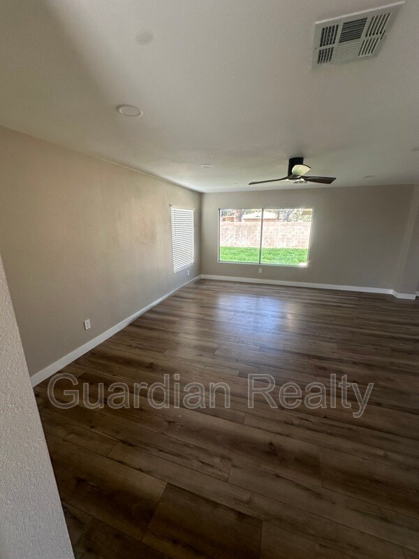Building Photo - 275 Adorno Dr