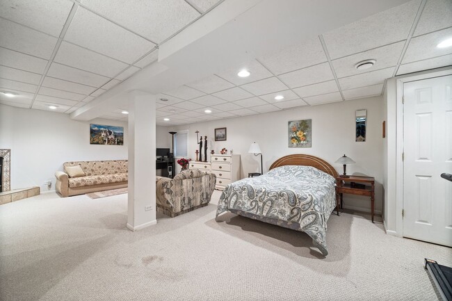 Building Photo - 32504 Millstone Cir