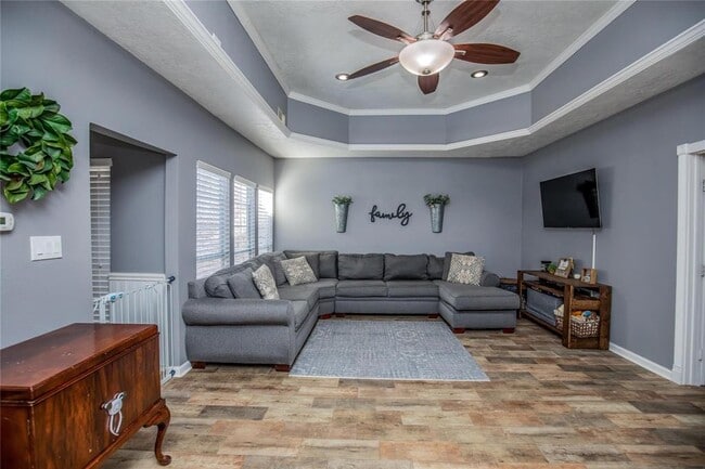 Building Photo - 87 Artesian Way