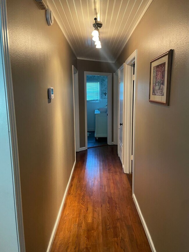 Building Photo - 340 Santa Fe Dr