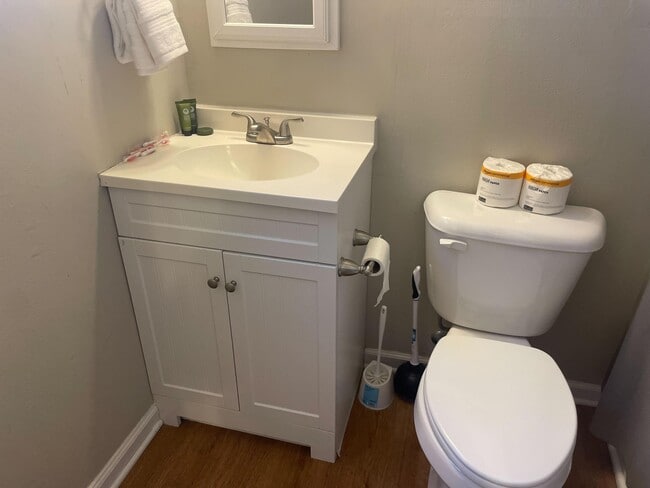 Building Photo - 105 N Garth Ave