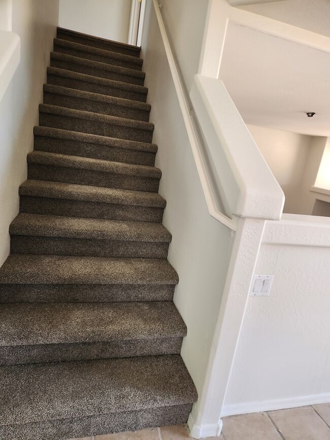 Building Photo - Sundance golf community home, 3 car garage, RV gate