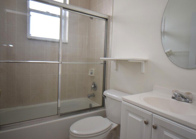 Building Photo - 1338 Cape May Ln