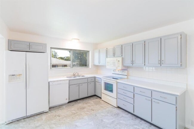 Building Photo - 9724 Brookmere Dr