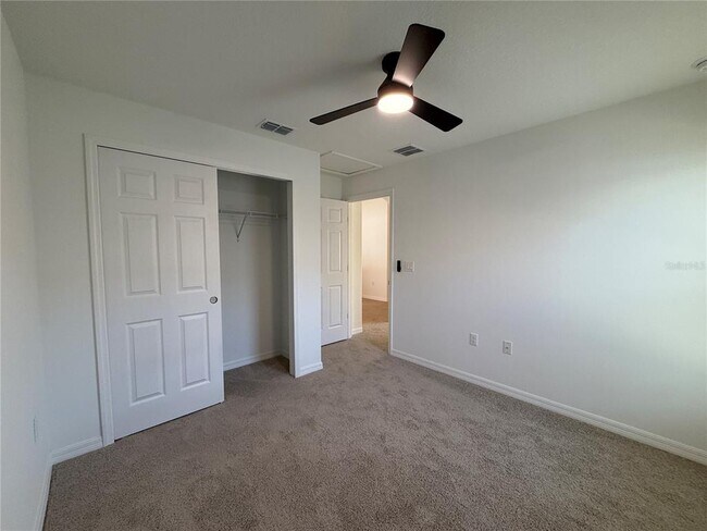 Building Photo - 3 Easton Pl