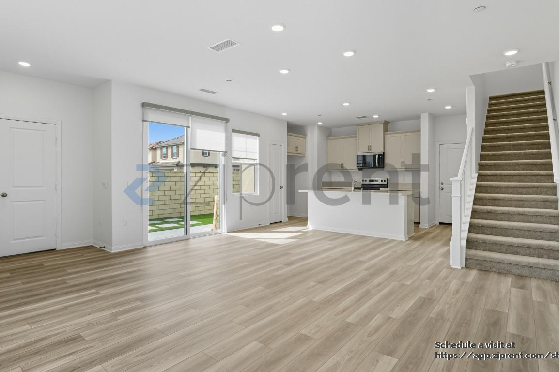 Building Photo - 8554 Midway Ln
