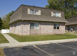 Building Photo - Sharon Court Townhomes