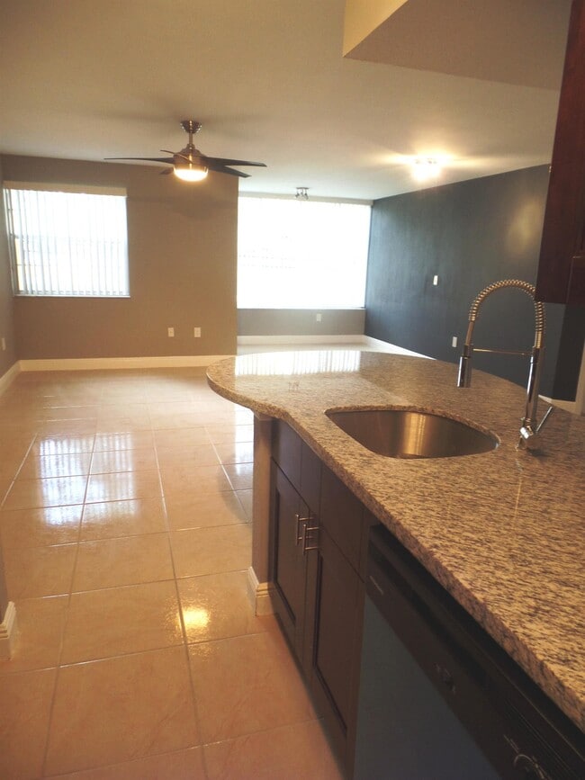 Building Photo - 2890 N Oakland Forest Dr