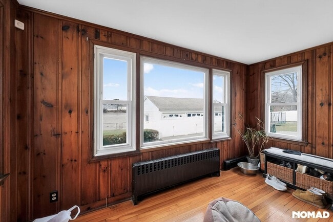 Building Photo - 96 Kenwood Ave