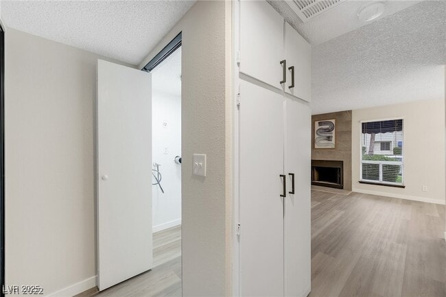 Building Photo - 5036 Newport Cove Dr
