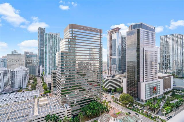 Building Photo - 495 Brickell Ave
