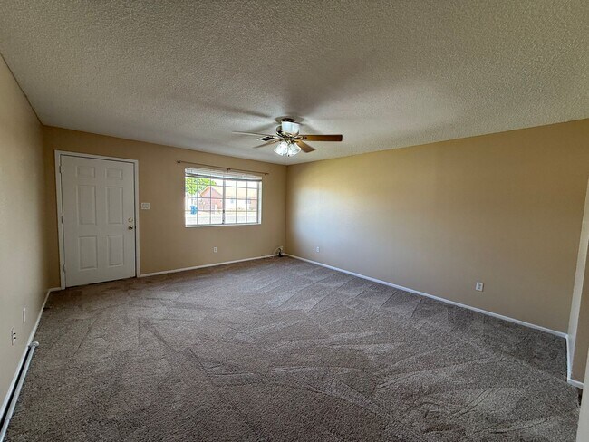 Building Photo - Pool Home in Ponderosa Valley!
