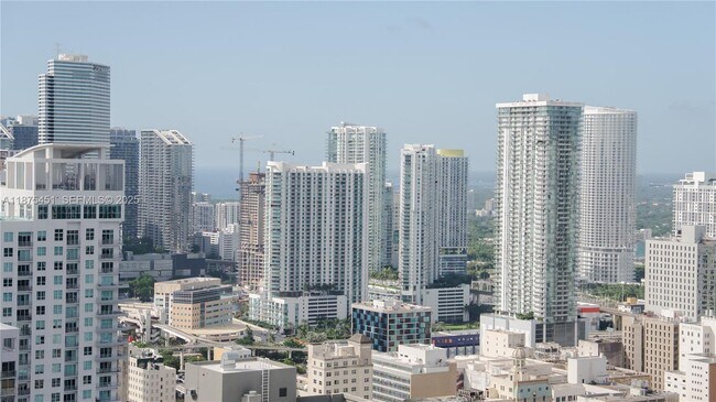 Building Photo - 398 NE 5th St