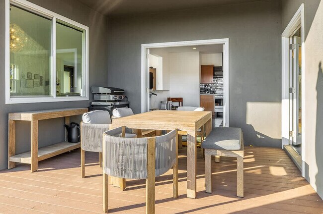 Building Photo - 3929 Paso Del Lagos