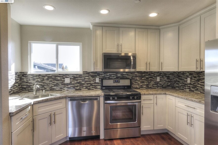 kitchen - 3571 Christensen Ln