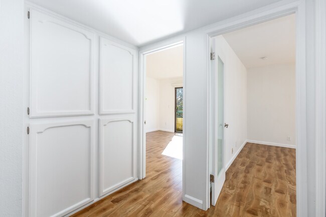 Building Photo - 1738 S Bentley Ave