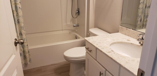 Building Photo - 602 Crescent Key Dr