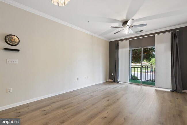 Building Photo - 12945 Centre Park Cir