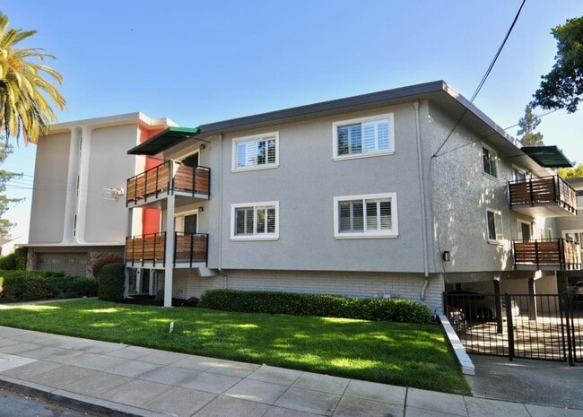 Primary Photo - 88 Claremont Ave