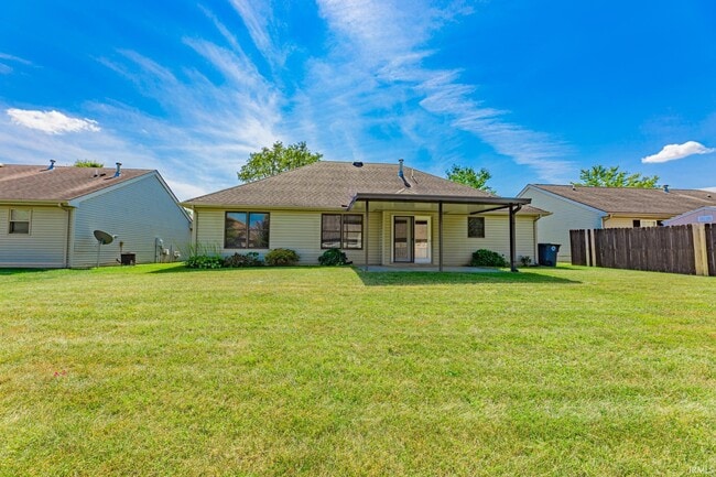 Building Photo - 3900 Deer Trail
