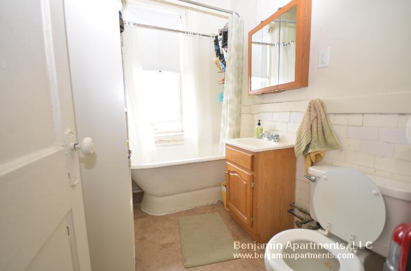 Building Photo - 1179 Boylston St