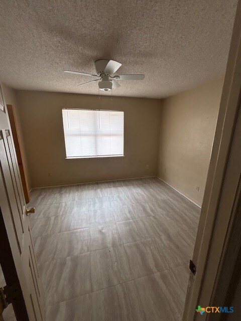 Building Photo - 1813 Cedarhill Dr