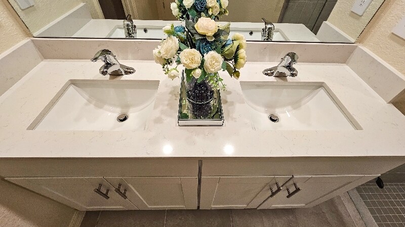 Building Photo - 9100 Tequila Sunrise Dr