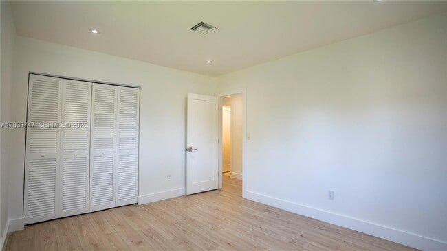 Building Photo - 15340 SW 85th Ave