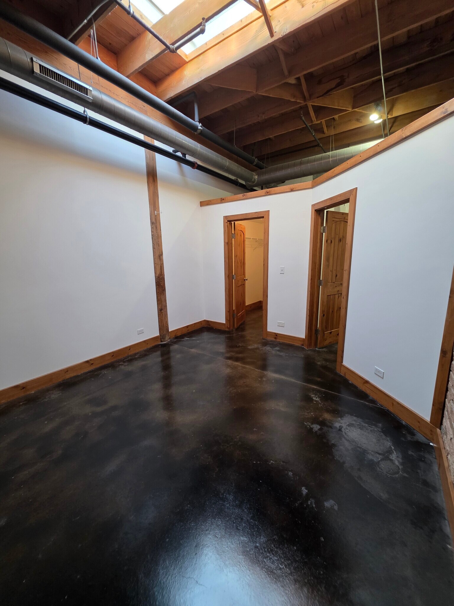 Building Photo - 280 Hutchins Ct