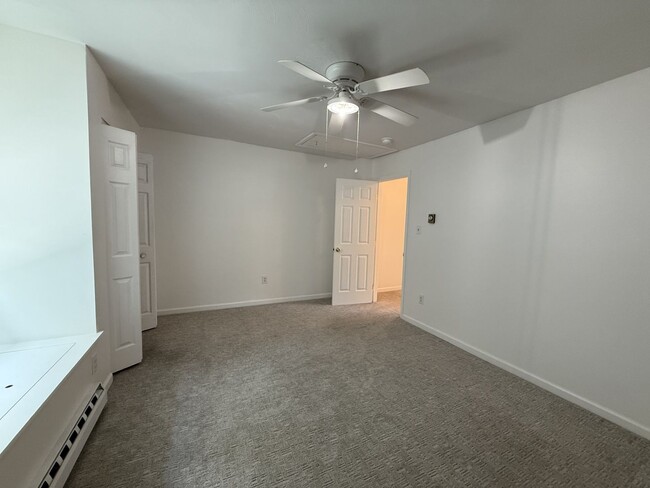 Building Photo - Woods Edge 3-Bedroom Townhome!