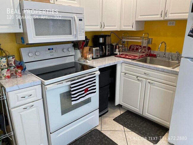 Building Photo - 120 Seward St