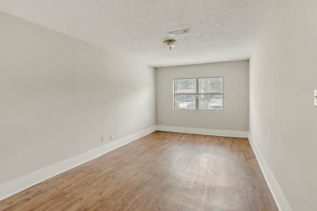Building Photo - 11034 Key Haven Blvd