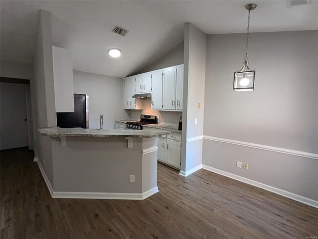 Building Photo - 536 Hollow Wood Rd