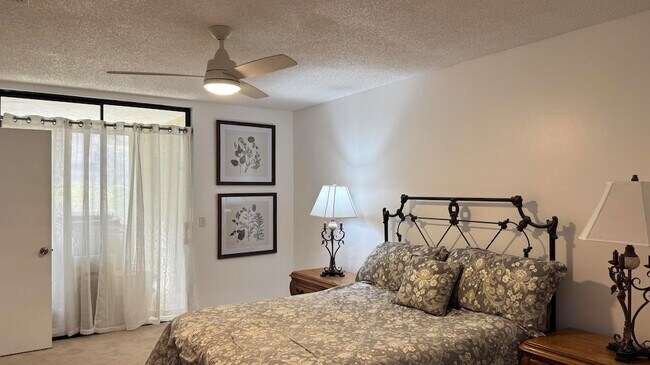 Building Photo - 5195 Europa Dr