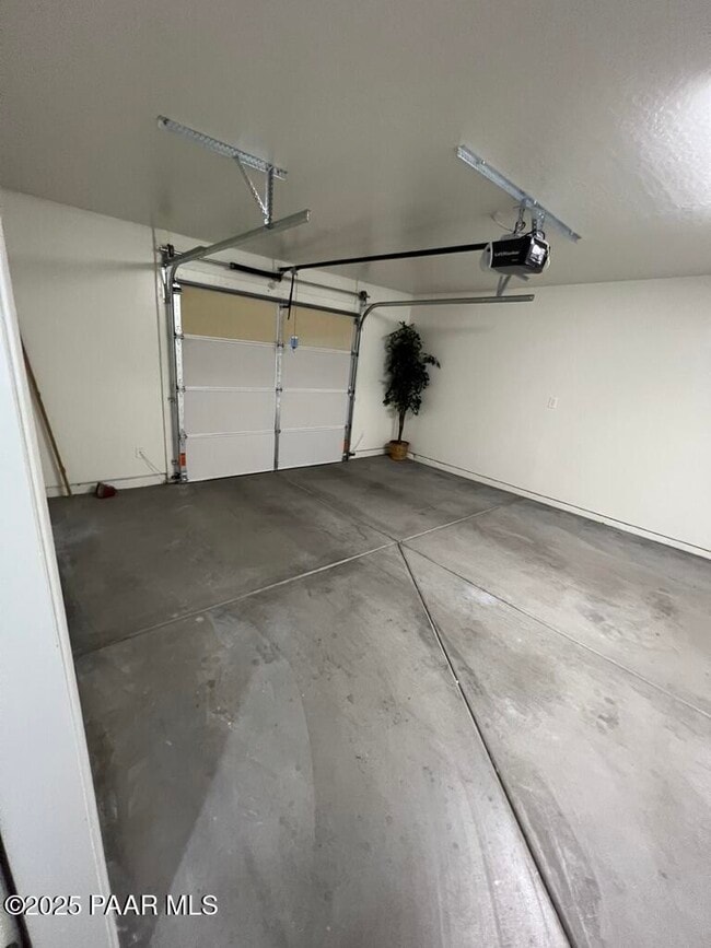 Building Photo - 9545 E Magma Dr
