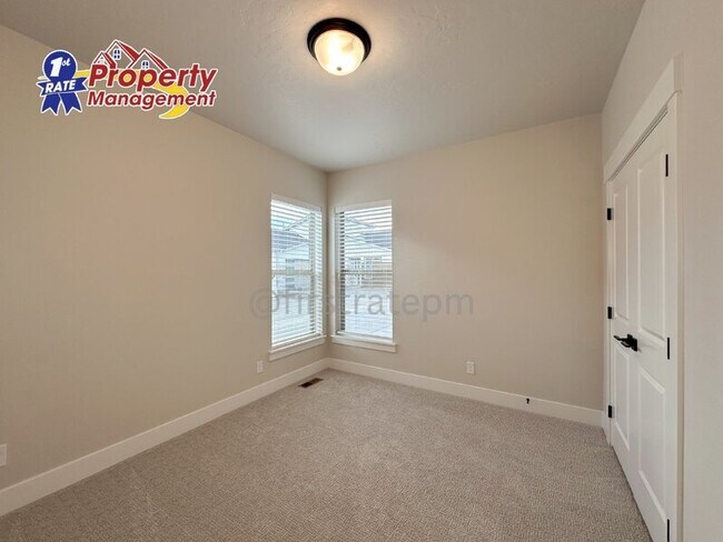 Building Photo - 8432 W Meltwater Ln