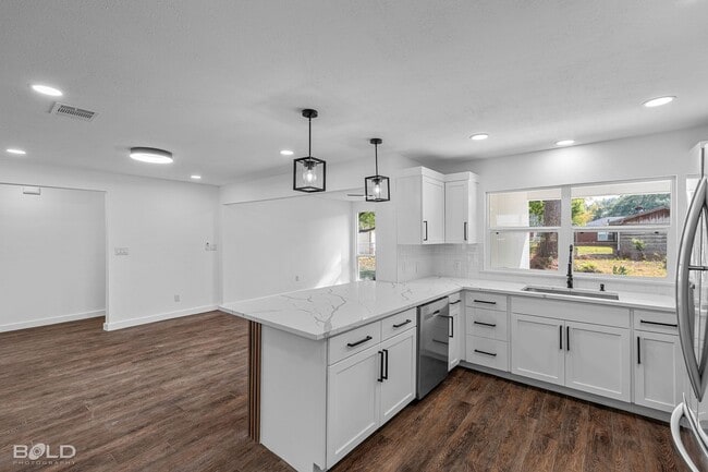 Building Photo - Check Out this 3 bed 2 bath in Bossier