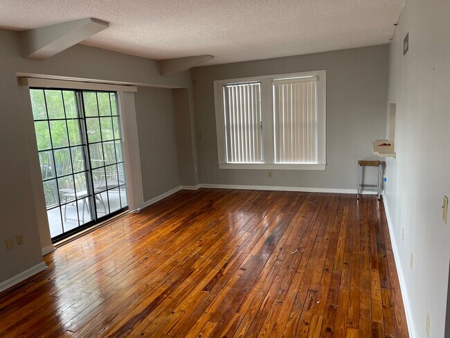 Building Photo - 235 6th St NW