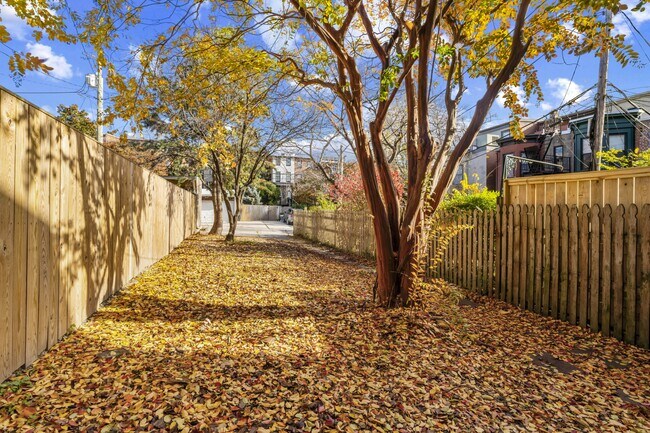 Building Photo - 1713 Linden Ave